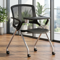 Chaise de conférence ergonomique moderne en maille avec structure en fer pliable pour la maison, le bureau, l'école, l'hôpital, la salle de formation