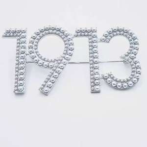 Bros Wanita Mewah Berlapis Emas Gaya Korea Terinspirasi Desainer dengan Liontin & Gantungan - Product Image 2