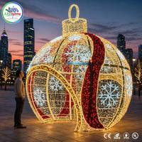 Boule de Noël LED 3D rouge accrocheuse avec flocon de neige intérieur pour l'attraction lumineuse de marché nocturne de carnaval (ODM/OEM)
