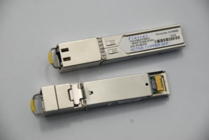 FTLF8521P2BTL สายแพทช์ใยแก้วนำแสงทองแดง Finisar SFP FTLF8521P2BTL สำหรับการสื่อสารด้วยใยแก้วนำแสง ผลิตภัณฑ์ CAT6 จากเซินเจิ้น FTLF8521P2BTL C - Product Image 1