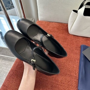 Chaussures plates décontractées pour femmes en cuir véritable noir à bout rond avec bride à boucle, confortables pour la marche, chaussures pour femmes - Product Image 1