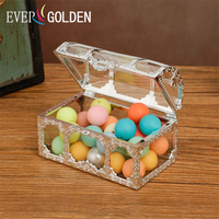 Europäische Hohl-Gold-Süßigkeiten-Schatztruhe in Form einer Schokoladenbox, goldene/silberne Kunststoff-Geschenkbox für chinesische Neujahrs- und Halloween-Feiertage