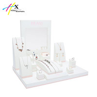 Présentoir de bijoux en cuir PU rose en forme de classique fait à la main pour collier bague boucle d'oreille Bracelet pendentif affichage de bijoux