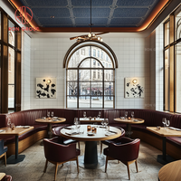 Ensemble de meubles modernes pour café et restaurant : banquette incurvée en bois massif, table et chaises