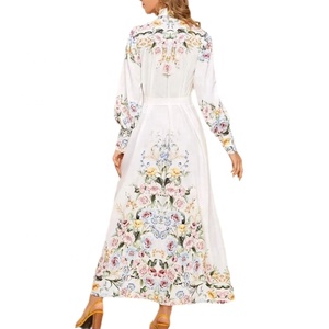 <span class=keywords><strong>Robe</strong></span> <span class=keywords><strong>longue</strong></span> personnalisée au design vintage pour <span class=keywords><strong>femme</strong></span> à col montant et manches longues lanterne avec ceinture à fleurs et taille haute - Product Image 4