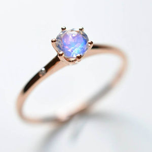 แหวนเงินแท้ 925 ชุบทองคำขาว ดีไซน์สวยหรู ประดับด้วยมูนสโตนธรรมชาติ สำหรับงานแต่งงานและวันครบรอบ - Product Image 1