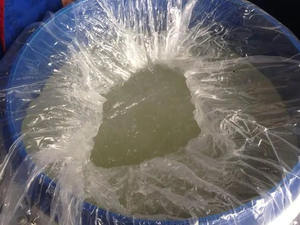 Lauril Éter Sulfato de Sodio Grado Industrial 70% de Pureza CAS 68585-34-2  Envase en Tambor de 25 kg para Materias Primas de Detergentes - Product Image 1