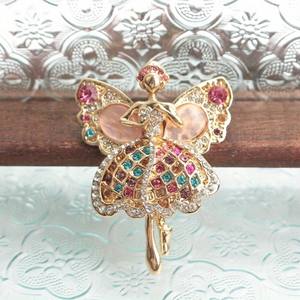 Broche de Moda con Diseño de Elfo Dulce y Niña Bailarina, Estilo Elegante - Product Image 3