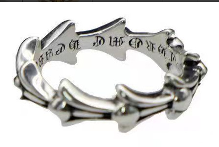 Anillo de espina de pescado