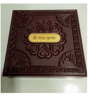 Boîte élégante en acier inoxydable faite à la main, plaquée or, avec des pièces de monnaie Radha Krishna Paduka |   Décoration artistique écologique, décoration spirituelle pour la maison, Diwali