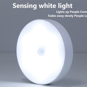 Lampes de nuit LED intelligentes modernes à détection infrarouge, détecteur de mouvement, éclairage d'escalier, lumières à capteur fonctionnant sur piles - Product Image 4