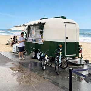 Food Truck Retro Verde y Blanco Diseñado para Reuniones Otoñales en el Parque, Sirve Helados, Lattes Especiales y Postres Caseros - Product Image 5