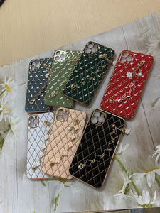 Custodia per telefono con bracciale placcato per Samsung Galaxy S22 Ultra S21 Plus <span class=keywords><strong>S20</strong></span> <span class=keywords><strong>FE</strong></span> A52 A53 A13 A12 5G <span class=keywords><strong>Cover</strong></span> posteriore in <span class=keywords><strong>Silicone</strong></span> morbido - Product Image 2