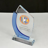 Trophée en cristal bleu et rose en gros, logo personnalisé, trophée en verre cristal, plaque pour souvenir d'entreprise