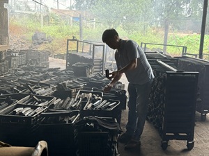 Charbon de bois en briquettes de sciure de bois de haute qualité pour barbecue, faible teneur en cendres, sans fumée, cendres blanches, combustion de 6 heures, Vietnam - Product Image 4