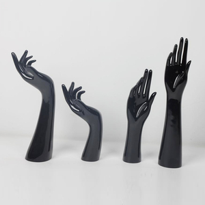 Maniquí de mano de fibra de vidrio negro, mano de joyería a la venta - Product Image 1