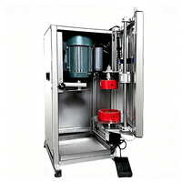 Kosteneffectieve, stabiele, elektrische kokosnoot-openingsmachine voor fruitwinkels, voor de verwerking en voorbereiding van verse kokosnoten.