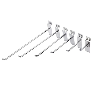 Promotion Supermarché : Accessoires pour panneaux grillagés et perforés de 30 cm, incluant étagères, crochets et supports d'affichage muraux - Product Image 3