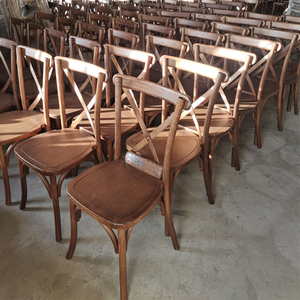 Chaises en bois à dossier croisé <span class=keywords><strong>pour</strong></span> événements, hôtels, banquets, mariages, villas et parcs – Design moderne, durables, parfaites <span class=keywords><strong>pour</strong></span> la <span class=keywords><strong>location</strong></span> en gros - Product Image 6