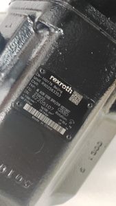 อุปกรณ์เสริมรถบรรทุกเครื่องเจาะหิน A10VO100DFR1/31R-VSC12N00 A10VO100DFR1/31R-VSC12K07 ปั๊มน้ำมันหลัก - Product Image 2