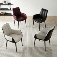 Chaise de salle à manger minimaliste italienne Insight avec dossier rembourré en microfibre, revêtement en cuir, pieds en métal - Chaise Heather