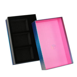 Boîte d'emballage haut de gamme pour montre, ensemble cadeau rigide <span class=keywords><strong>en</strong></span> <span class=keywords><strong>carton</strong></span> à trois pièces (couvercle et base) avec logo <span class=keywords><strong>argenté</strong></span> <span class=keywords><strong>en</strong></span> relief et <span class=keywords><strong>plateau</strong></span> <span class=keywords><strong>en</strong></span> mousse - Product Image 3
