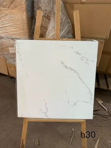 Le piastrelle per pavimenti in marmo <span class=keywords><strong>autoadesive</strong></span> impermeabili antiscivolo in <span class=keywords><strong>PVC</strong></span> promozionali sono adatte per la decorazione d'interni. - Product Image 1