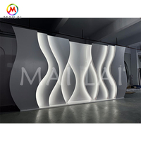 Toile de fond de mariage nouveau design de luxe Panneaux acryliques blancs en PVC Fond 3D avec lumière LED pour événements