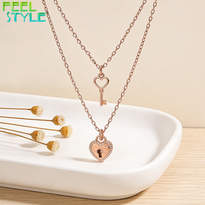 Collier personnalisé en acier inoxydable épais plaqué <span class=keywords><strong>or</strong></span> PVD, chaîne fine superposée, pendentif clé <span class=keywords><strong>d</strong></span>'amour et cadenas cœur incrusté de zircon - Product Image 4