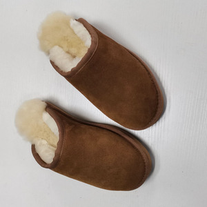 Chaussons <span class=keywords><strong>en</strong></span> laine mérinos et <span class=keywords><strong>peau</strong></span> de mouton avec logo personnalisé, <span class=keywords><strong>en</strong></span> cuir sué<span class=keywords><strong>d</strong></span>é véritable, chauds pour l'hiver, mules respirantes <span class=keywords><strong>en</strong></span> fourrure <span class=keywords><strong>d</strong></span>'<span class=keywords><strong>agneau</strong></span> - Product Image 3