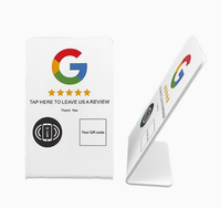Support d'affichage de table en acrylique NFC pour avis clients et tapotement intelligent