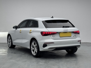 <span class=keywords><strong>Audi</strong></span> <span class=keywords><strong>A3</strong></span> d'<span class=keywords><strong>occasion</strong></span> 2021, modè<span class=keywords><strong>le</strong></span> 35 TFSI Fashion Elegance, 1.4T 150 ch, 30 055 milles, conduite à gauche - Product Image 3