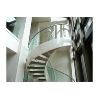 Escalier en colimaçon modulaire en fonte ou en métal pour l'extérieur