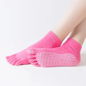 Calcetines tobilleros antideslizantes para yoga con cinco dedos y parte inferior de látex de algodón transpirable - Product Image 1
