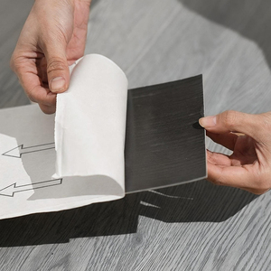 Revêtement de <span class=keywords><strong>sol</strong></span> en vinyle PVC LVT moderne, résistant à l'usure, imperméable, auto-<span class=keywords><strong>adhésif</strong></span>, largeur de planche 100 mm, <span class=keywords><strong>sol</strong></span> d'intérieur pour écoles, 1,5 mm - Product Image 1