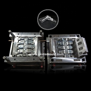 China Fabrikant Voor Wegwerp Pvc Medische Plastic Vaginale Speculum Injectie Mould Mallen