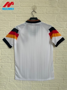 เสื้อฟุตบอลย้อนยุค ปี <span class=keywords><strong>1992</strong></span> ทีมเยอรมัน รุ่น Gard Muler คุณภาพสูง ผลิตจากวัสดุพรีเมียม ทรงพอดีตัว สวมใส่สบาย สำหรับทีม  ผู้จำหน่ายเสื้อฟุตบอลวินเทจ - Product Image 1