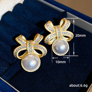 Orecchini a perno stile francese con fiocco, gioielli vintage chic con perle floreali per donna, da indossare tutti i giorni, per feste, idea regalo - Product Image 5