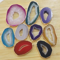 Pendentif en tranche d'agate naturelle irrégulière en pierre naturelle en gros pour la fabrication de bijoux DIY