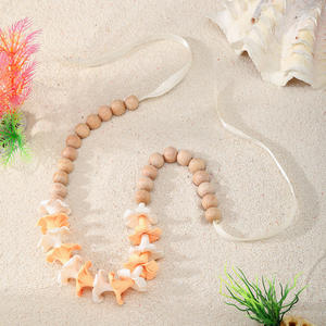 Collana Artigianale in Argilla Polimerica con <span class=keywords><strong>Perline</strong></span> Rotonde in <span class=keywords><strong>Legno</strong></span> e Decorazione Car Lei Allacciata per Gioielli Hawaiani - Vendita all'Ingrosso - Product Image 4