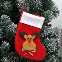 Mini chaussettes de Noël rouges avec appliques Père Noël, renne et bonhomme de neige, décorations suspendues pour sapin de Noël, chaussettes cadeaux