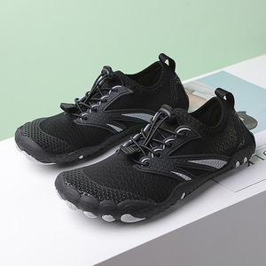 Chaussures aquatiques unisexes en maille à bout fermé avec semelle extérieure en caoutchouc respirantes pour l'été, la plage, le yoga, la plongée en apnée et la randonnée - Product Image 2