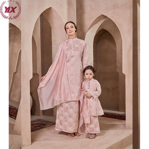 2025 moderne élégant Style malaisien dames <span class=keywords><strong>Baju</strong></span> <span class=keywords><strong>Kurung</strong></span> personnalisé famille ensemble avec grande taille enfants et perle décoration - Product Image 2