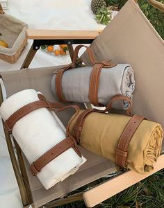 Couverture de camp de pique-nique en toile de coton de couleur unie Portable avec sangle en cuir pour la plage et le camping en plein air tapis en gros - Product Image 6