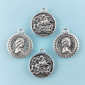 Colgante redondo con cabeza de <span class=keywords><strong>princesa</strong></span> a <span class=keywords><strong>caballo</strong></span> estilo retro, accesorios de joyería de aleación de zinc DIY, collar y pulsera encantadores - Product Image 4