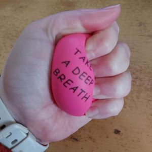 Balle anti-stress en mousse PU souple avec logo, jouet amusant pour les mains, personnalisable avec impression de marque, promotion, cadeau sportif - Product Image 4