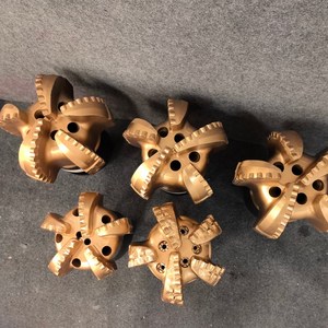 Chất lượng tốt 9 7/<span class=keywords><strong>8</strong></span> inch 6 lưỡi <span class=keywords><strong>PDC</strong></span> kim cương khoan <span class=keywords><strong>bit</strong></span> cho nước giếng khoan Giàn Khoan - Product Image 3