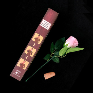 Set di 1 Rosa Luminosa con Luce da Dito, Fiori di Seta, Trucchi Magici, <span class=keywords><strong>Illusioni</strong></span>, Regalo per San Valentino, Accessorio Magico, Giocattoli per Bambini - Product Image 2