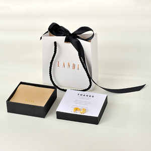 Bolsa de Joyería de Microfibra Marrón de Lujo, Bolsa de Papel Personalizada con Bolsa Interior y Tarjeta Insertada - Product Image 4