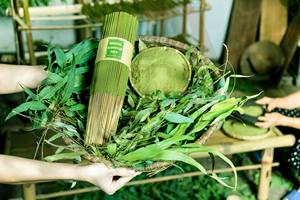 Incienso Aromático Hecho en Vietnam, Hojas de Eucalipto Naturales, Bajo Humo, Larga Duración, Ecológico, Orgánico, para Spa, Hotel, Meditación, OEM, ODM - Product Image 3